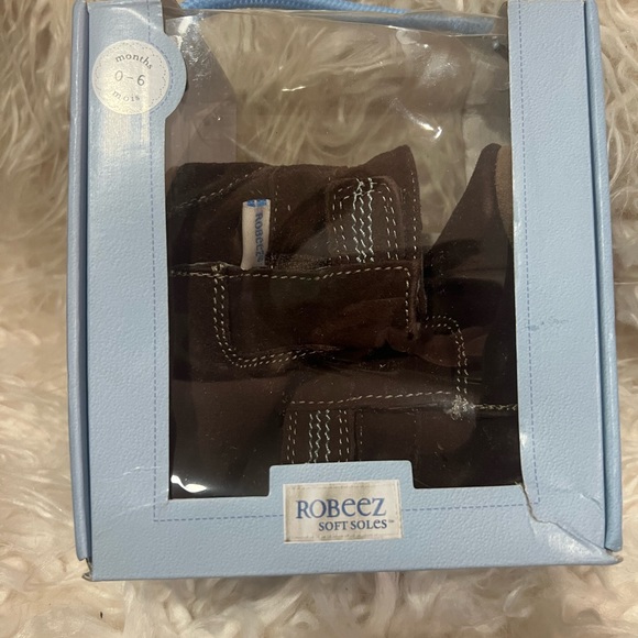 Robeez Shoes - Picture 1 of 3